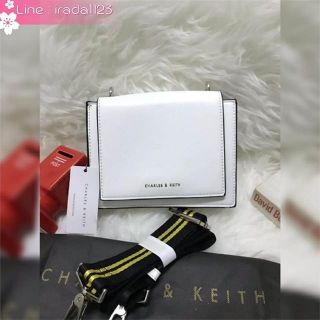 Charles &amp; Keith Nylon Strap Crossbody ของแท้ ราคาถูก