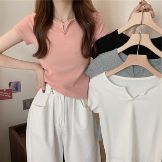 Suxi เสื้อยืดแขนสั้นลําลอง คอวี แบบบาง เข้ารูป สีพื้น เข้ากับทุกการแต่งกาย แฟชั่นฤดูร้อน สําหรับสตรี