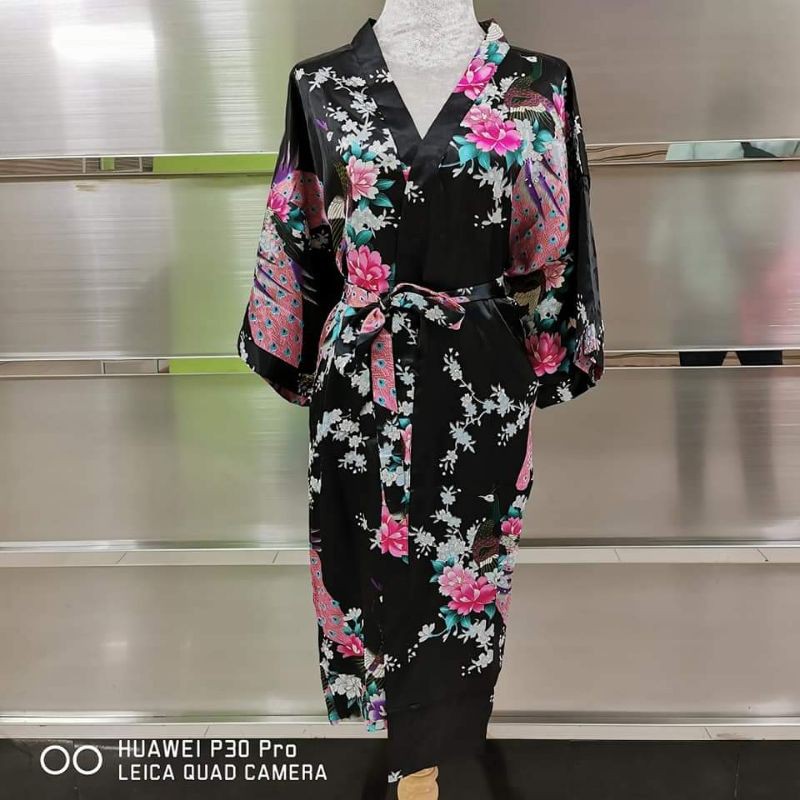 เสื้อคลุม​กิโมโน​ฟรีไซส​์ลายสวยๆ​ผ้าซาตินนุ่มลื่น