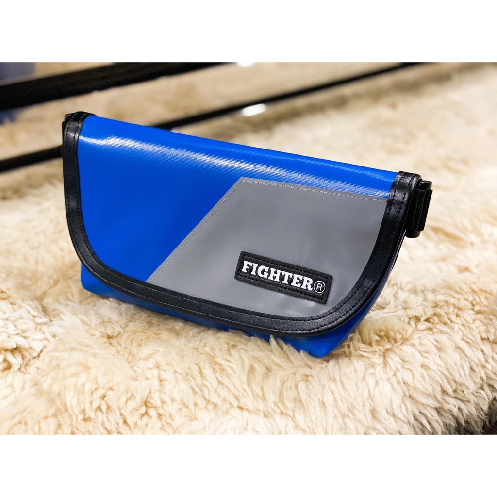 กระเป๋าผ้าใบกันน้ำ Fighter