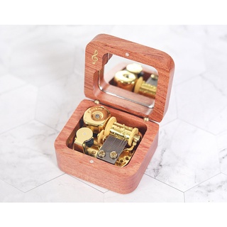 Sankyo Music Box จากญี่ปุ่น เสียงเพราะ กล่องเพลงไม้ ดนตรีไขลาน Sankyo มี 6 เพลงให้เลือก