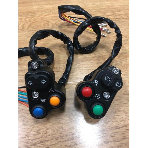 Universal Domino VIXION NMAX ADV PCX RIGHT AND LEFT HOLDER SWITCH SET และมีแสดง