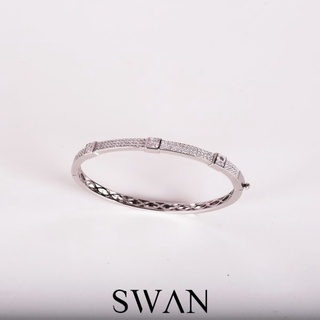 SWAN - Classic Pave Baguette Bangle กำไลข้อมือเงินแท้ ฝังเพชรคิวบิกเซอร์โคเนีย cubic zirconia