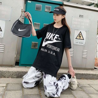 NIKE เสื้อยืดผ้าฝ้าย เสื้อยืดทรงหลวม street เสื้อผ้าแฟชั่นผู้หญิง oversize เสื้อคู่รัก M11