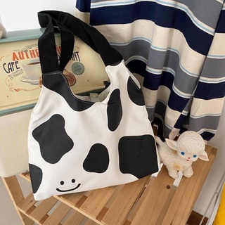 กระเป๋าผ้าลายน้องวัว Smiley Moo Tote