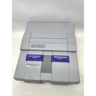 Snes แท้สวยปานกลางแปลงไฟกับช่องเสียบมาแล้วใช้อุปกรณ์ของเครื่อง SFC ต่อเสียบใช้งานได้เลยเสียยตลับได้ทั้งญี่ปุ่นและอเมริกา