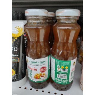 บ๊วยเจี่ย Sweet and Sour Plum Sauce 250g net weight