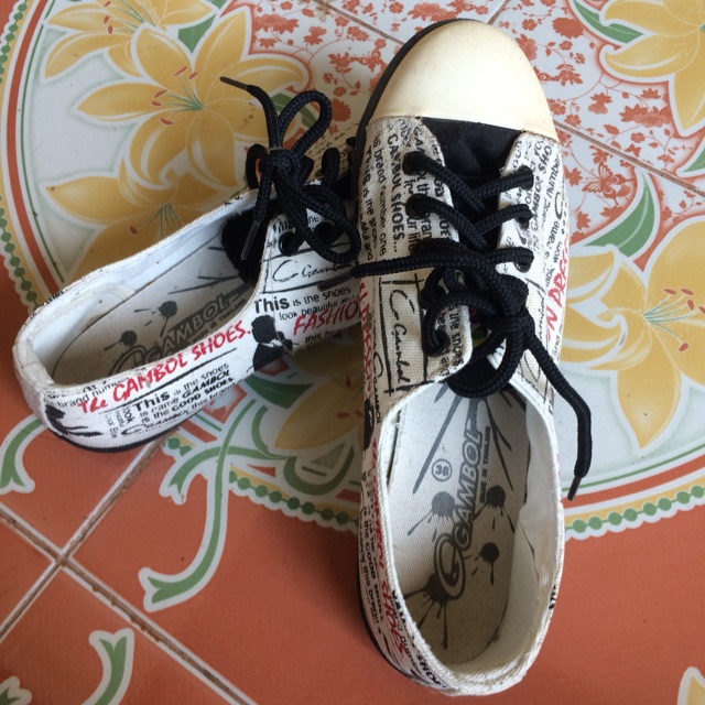 รองเท้าผ้าใบ gambol size 36-37