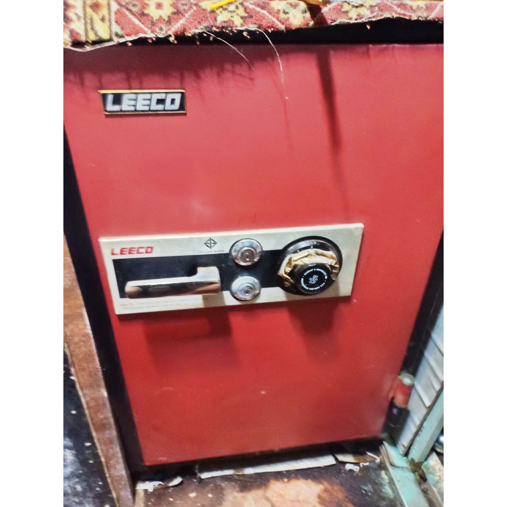 LEECO ตู้เซฟ ตู้เซฟนิรภัย ตู้นิรภัย ตู้เซฟกันไฟ ตู้เหล็ก ตู้เหล็กกันฝุ่น ตู้เซฟล็อก ตู้เก็บของ (มือสอง)