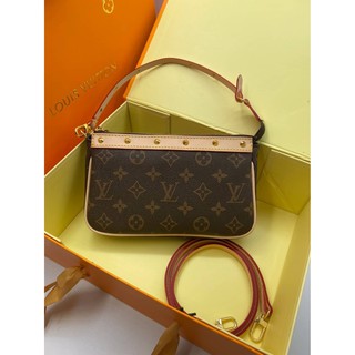 Louisvuitton pochette Grade hiend Size 22 cm  อปก.ถุงกระดาษ ใบเสร็จ