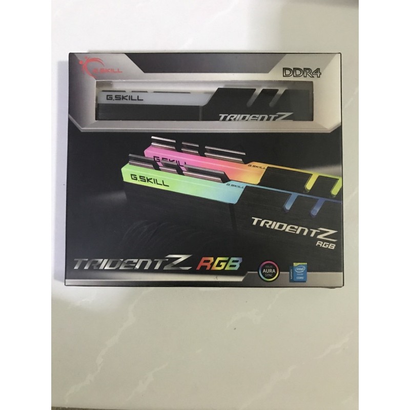 RAM G.skill trident z RGB DDR4 bus 3000