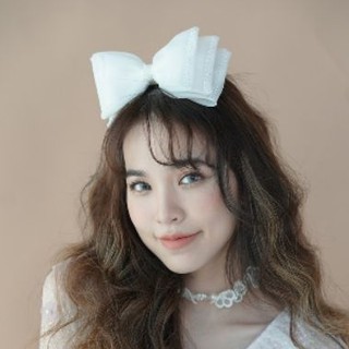 โค้ดลดเพิ่ม 30% ลดเพิ่มทันที 30% The SophieTriple Layer Chiffon Bow Hair Clip กิ๊บติดผมโบว์ผ้าซาตินสามชั้นสีขาว