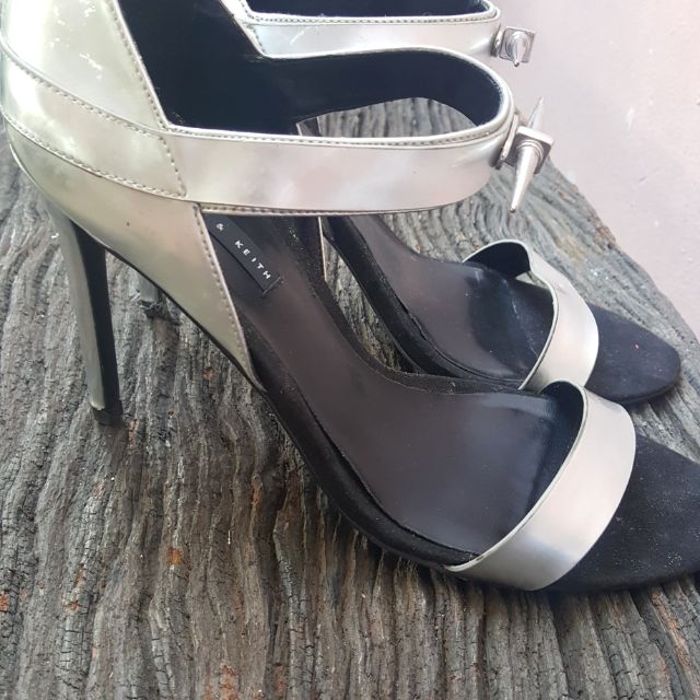 รองเท้า Charles&keith