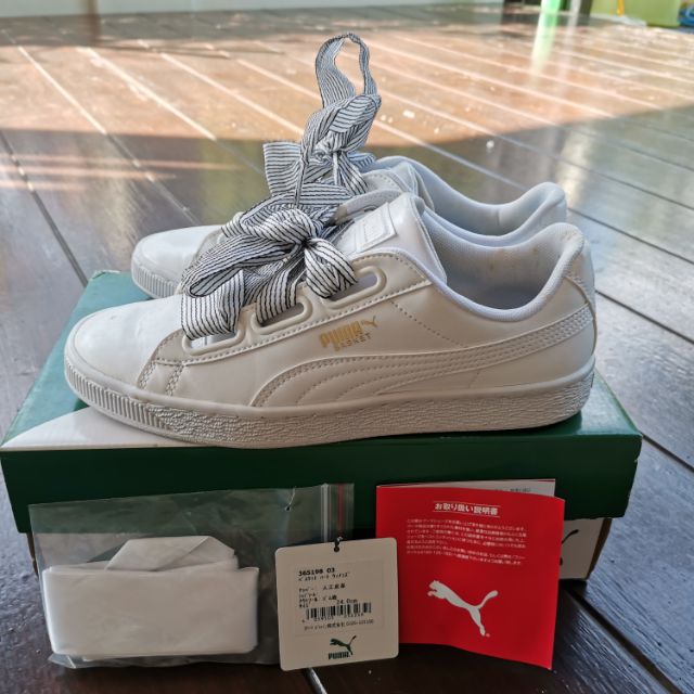 รองเท้า​ Puma​ ​​White​ ​Basket​ ​Heart มือ2