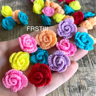 🧶พร้อมส่ง กุหลาบจิ๋ว กุหลาบถัก ดอกกุหลาบถักไหมซัมเมอร์ ขนาด 2.5 cm. กุหลาบ handmade