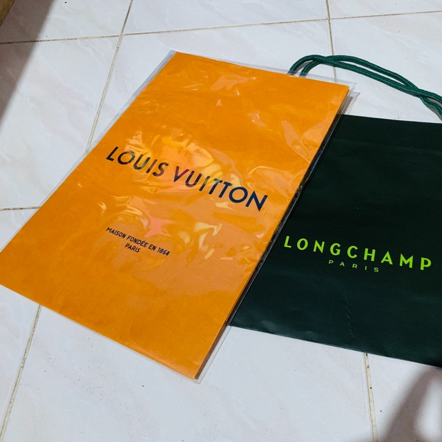 ถุงกระดาษ louis vuitton แท้