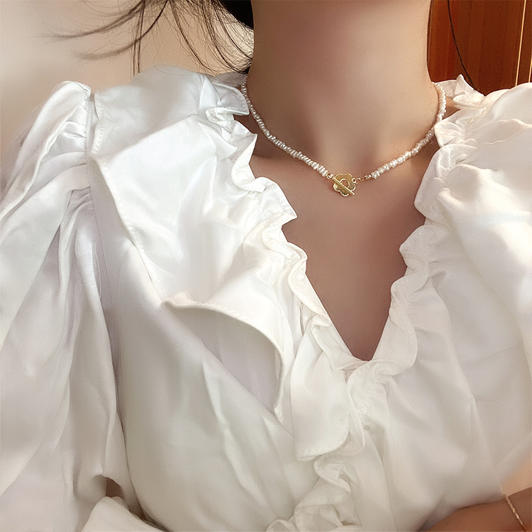 สร้อยคอพร้อมจี้ดอกไม้ประดับมุกสไตล์เกาหลีสําหรับผู้หญิง