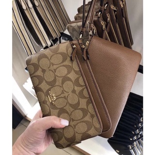 พร้อมส่ง แท้ 🇺🇸💯% New Coach คล้องมือ 2 ซิป L DOUBLE ZIP WALLET IN SIGNATURE CANVAS (COACH C5576) IM/KHAKI SADDLE 2