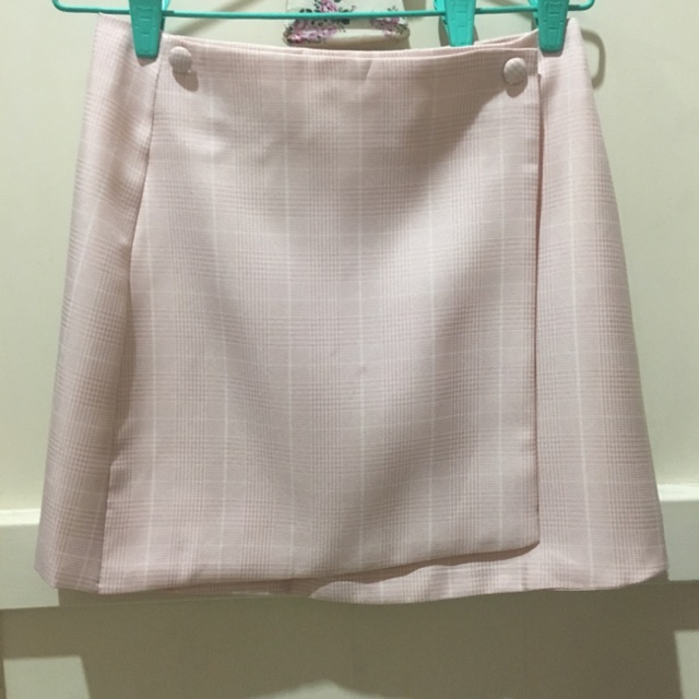 Shino Botton skirt in pink