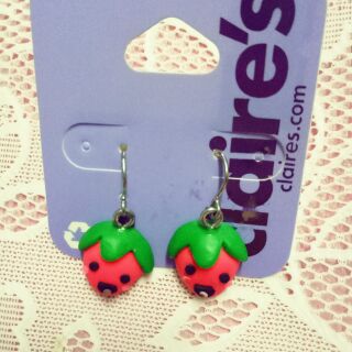 Sale80%ต่างหูรูป strawberry*claires*