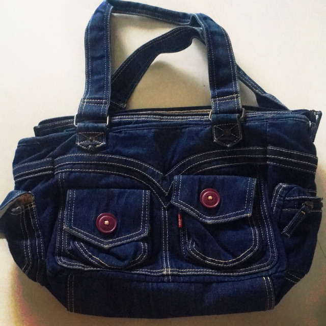 กระเป๋าผ้ายีนส์ Levi’s