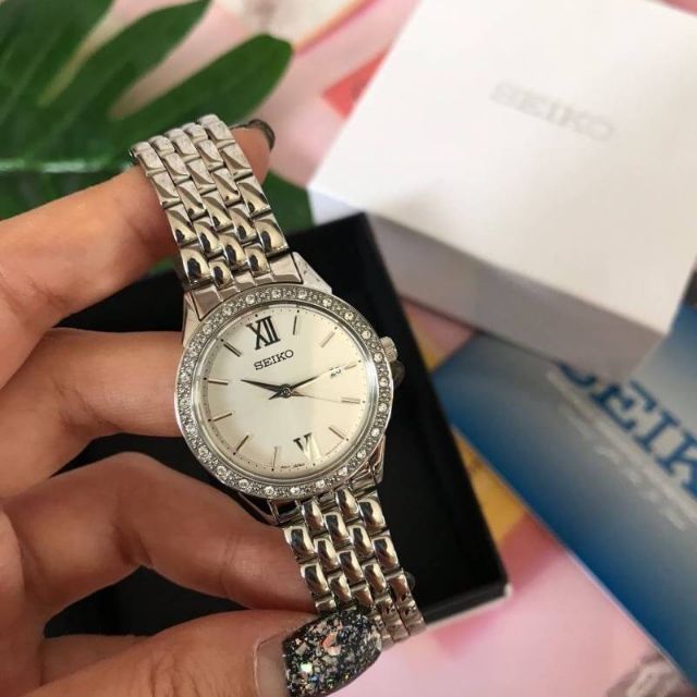 🍁นาฬิกาSeiko Women's Quartz Watch with สีเงิน ขนาด28m