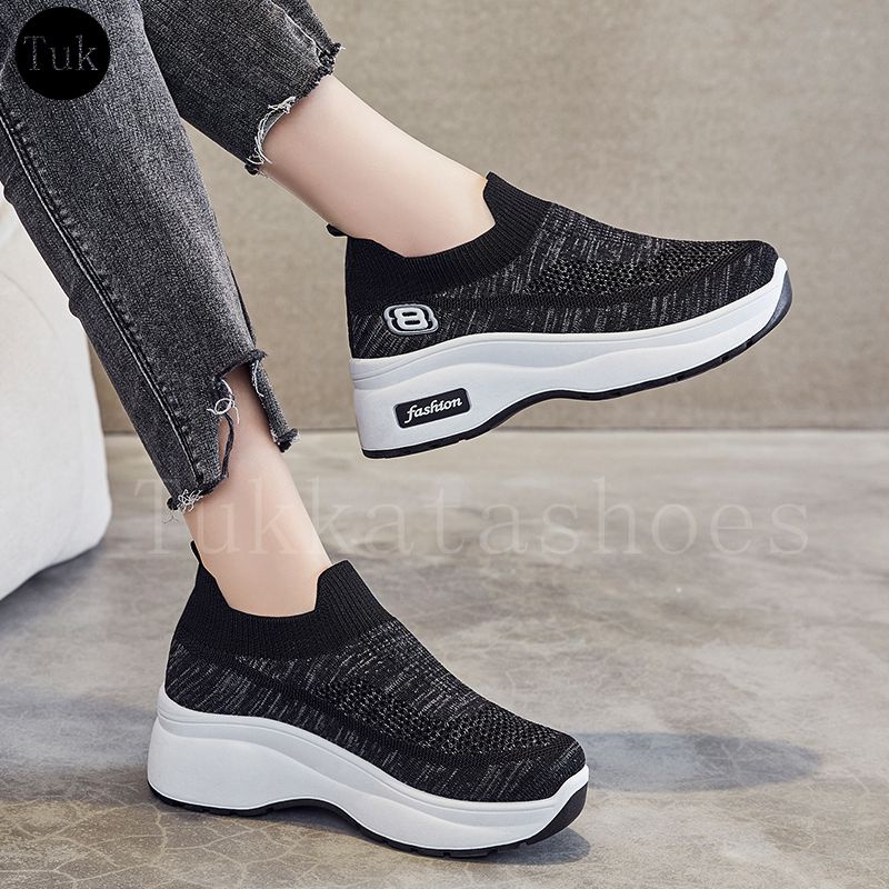 [กรอกโค้ด TUKK13] รองเท้าผ้าใบลำลองผู้หญิง รองเท้าสลิปออน แบบเสริมส้น