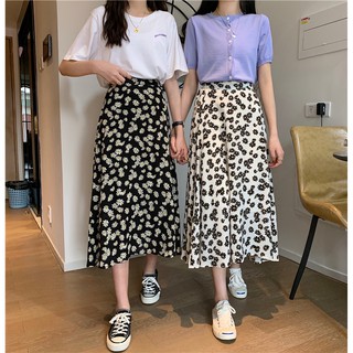 CHUUCHOP_พร้อมส่ง(C6239)🧚🏼‍♀️🦖Daisy long skirt กระโปรงยาวลายดอกไม้เดซี่ มี2สี