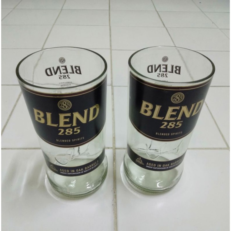 แก้วตัดจากขวดเหล้าBLEND285สูง18ซม.กว้าง8.7ซม.แพ็ค2ใบ แถมฟรี!. แก้วdiyตัดจากขวดเบียร์ลีโอ1ใบ.