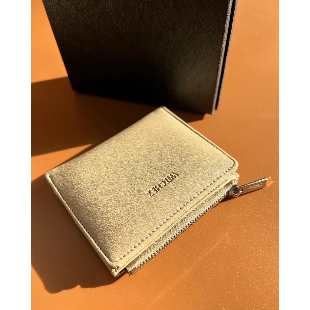 NEW WITCHEZ Original Wallet สีเบส กระเป๋าสตางค์ใบสั้นหนังเรียบ (ฟรีถุงผ้า)