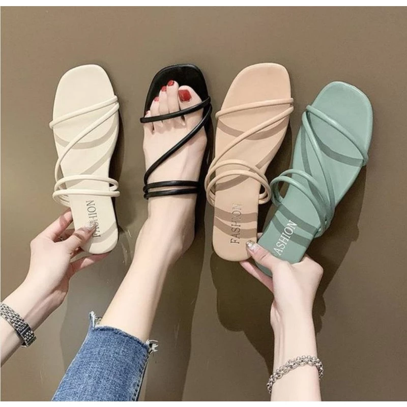 ขายดีที่สุด..🔥 รองเท้าเเตะสายคาด เกาหลี มี 3 สี ใส่สบาย วันชิวๆ