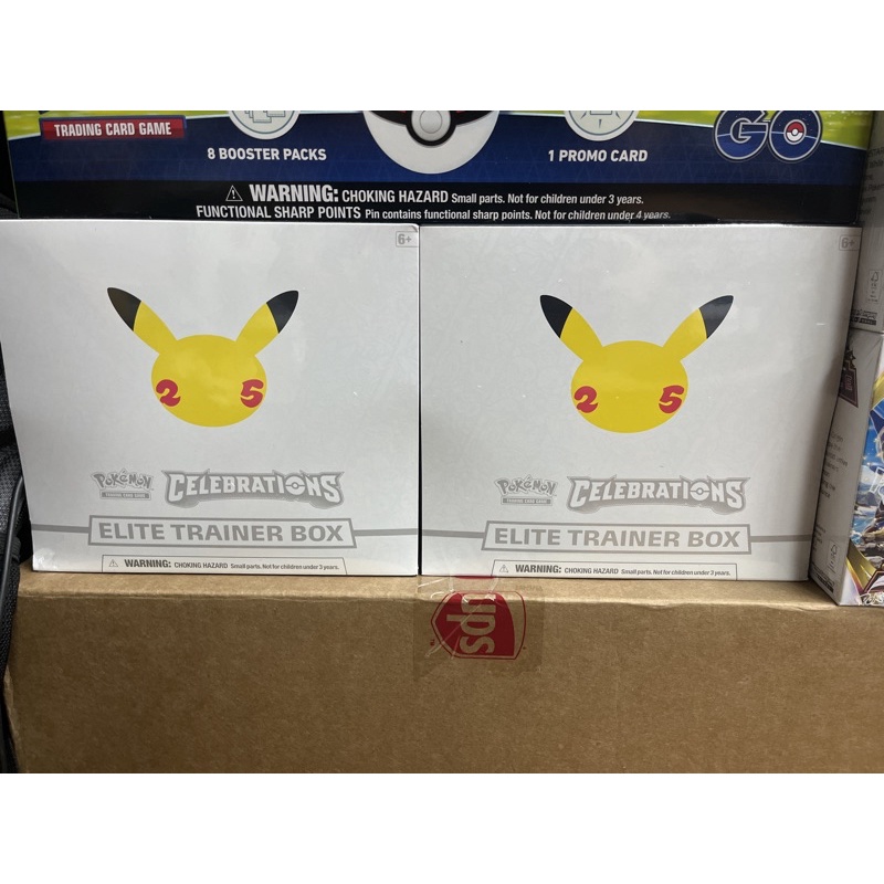 [Pokemon ENG] Celebrations Elite Trainer Box (ETB) - 25th Anni *พร้อมส่ง* (โปเกมอนการ์ด ภาษาอังกฤษ /