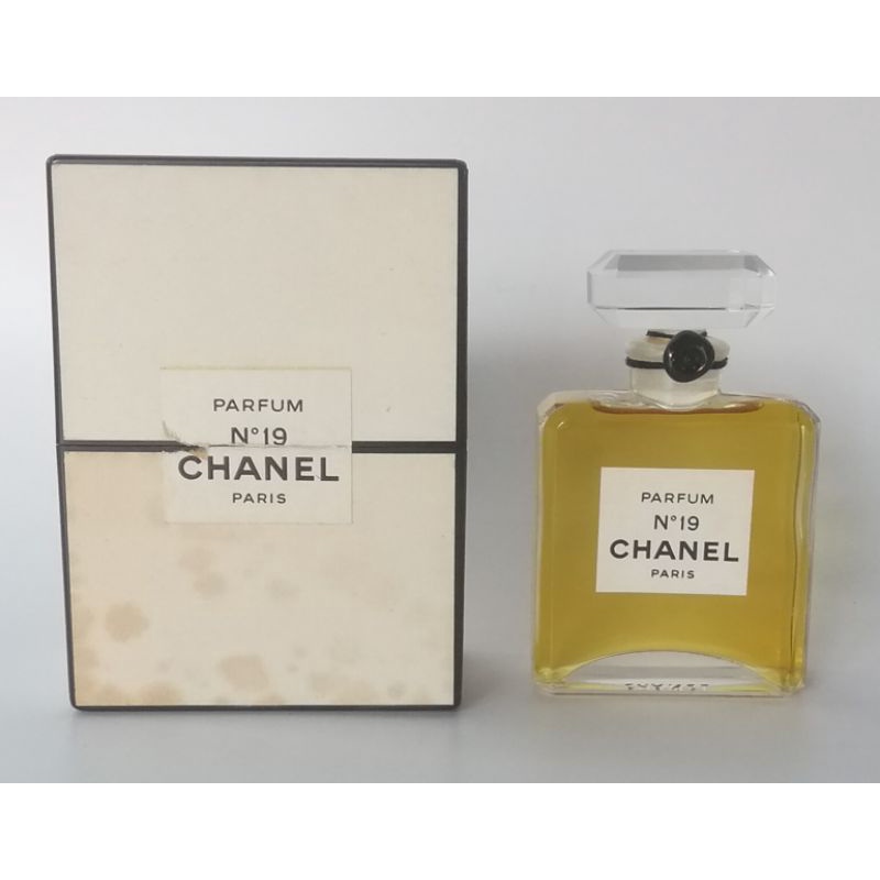 น้ำหอมวินเทจ Chanel No. 19 Parfum 28 ml.