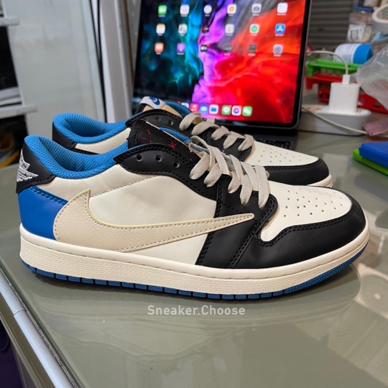 harga retail air jordan 1 travis scott