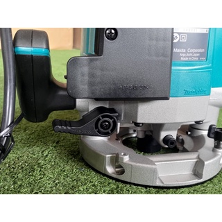 เครื่องเร้าเตอร์ MAKITA รุ่น M3600B สำหรับงานตัดไม้หรือพลาสติก  ขนาด 1/2 นิ้ว 1,650 วัตต์ สีเขียว - ดำ