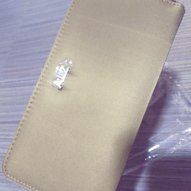 กระเป๋าสตางค์ AllZ ซิปรอบป้ายครบ