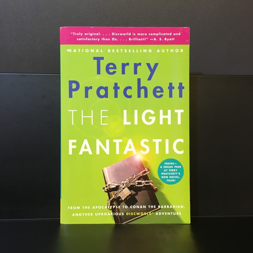 The Light Fantastic - Terry Pratchett (ร้านหนังสือมือสองภาษาอังกฤษGekko Books)