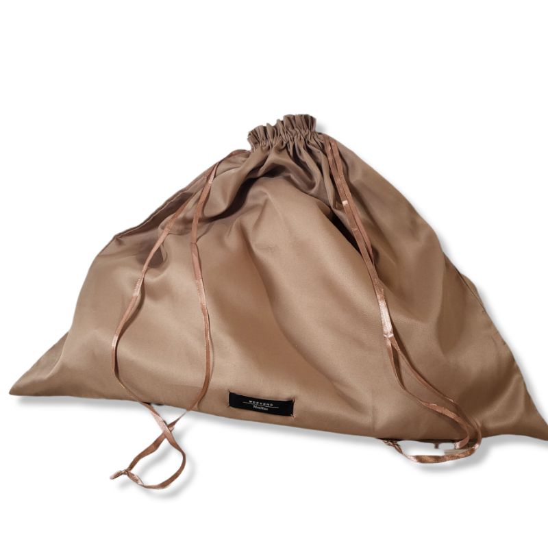 ถุงผ้า Weekend MaxMara สีน้ำตาลนู้ด ขนาด 23 x 19" (M18) 230 บาท