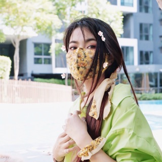 แมสผ้าลายทานตะวัน 🌻🌻🌻 อยู่ทรงซักใช้ซ้ำได้