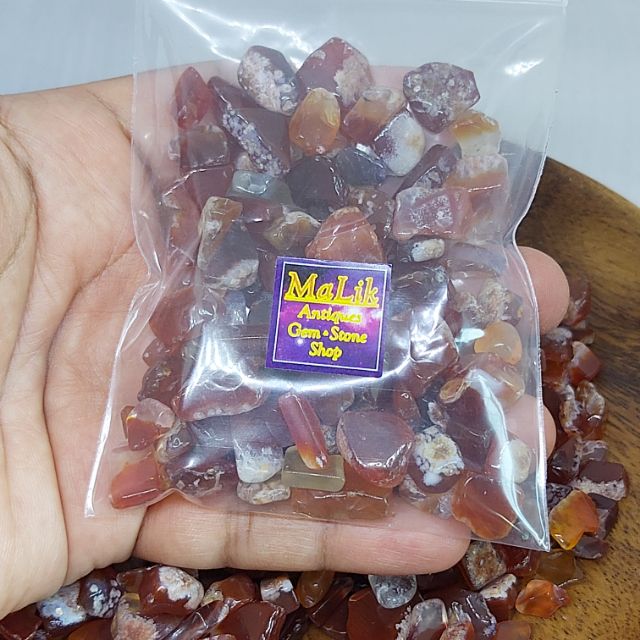 หินคาร์เนเลี่ยน ( Carnelian ) หินเเท้ สีเเดงขาวใสสวย ในถุงขนาด 100 กรัม ราคาพิเศษ