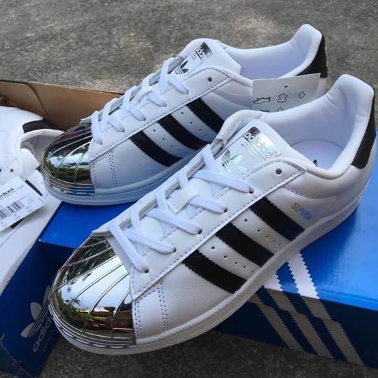 รองเท้าผู้ชาย Adidas Superstar metal toe