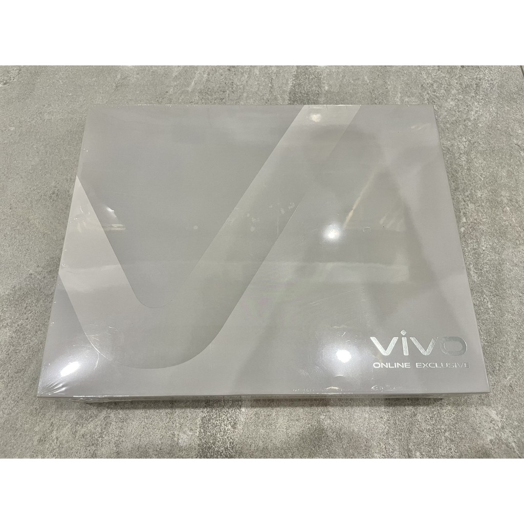 Vivo Gift Set Online Exclusive ประกอบด้วย ลำโพง สายคล้องคอ ที่ใส่บัตร กระเป๋า แก้วน้ำ มูลค่ารวม 1,199