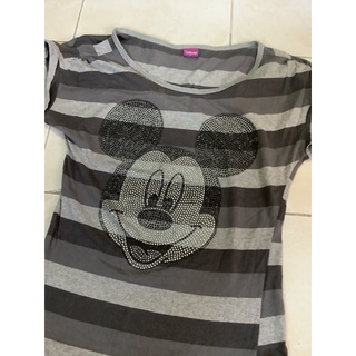 เสื้อยืด Disney size M สีลายเทา