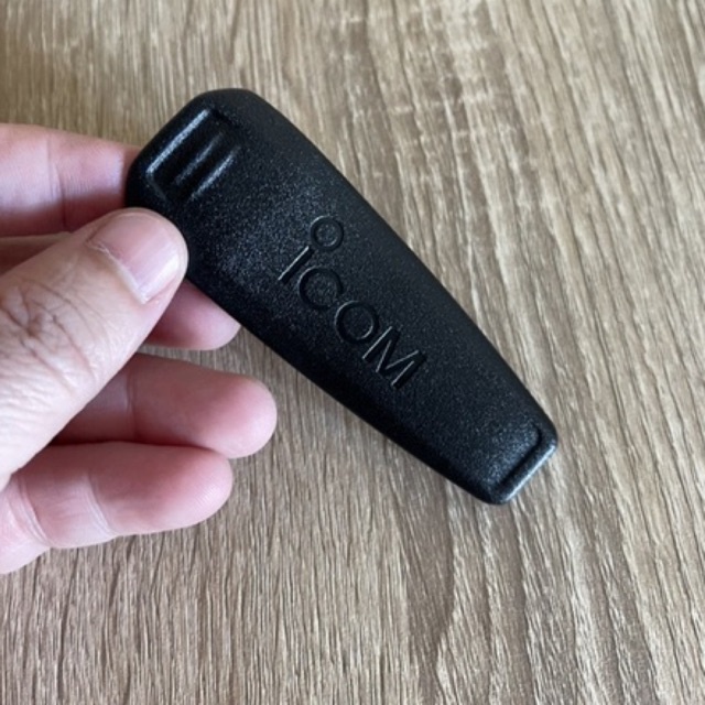 คลิบหลัง สำหรับแบต BP-264 icom V80