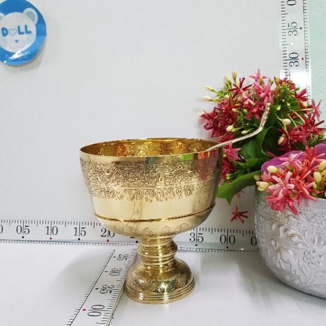 ขันทองเหลืองลายดอกบัว 7นิ้ว พานรองทองเหลือง7นิ้ว ทัพพีเล็กตอกลาย9.5