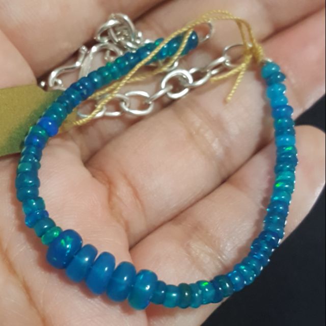 สร้อยข้อมือโอปอลแท้ โอปอลสีฟ้า เส้นน่ารัก (Natural Blue Opal beads bracelet)