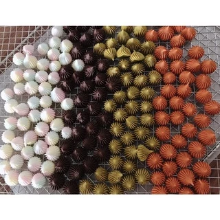 อาลัวคละ 4 รส(อบควันเทียน,รสชาเขียว,รสชาไทย,รสโกโก้บอมบ์) ขนาด 250 กรัม หวานกำลังพอดี รับประกันความอร่อย