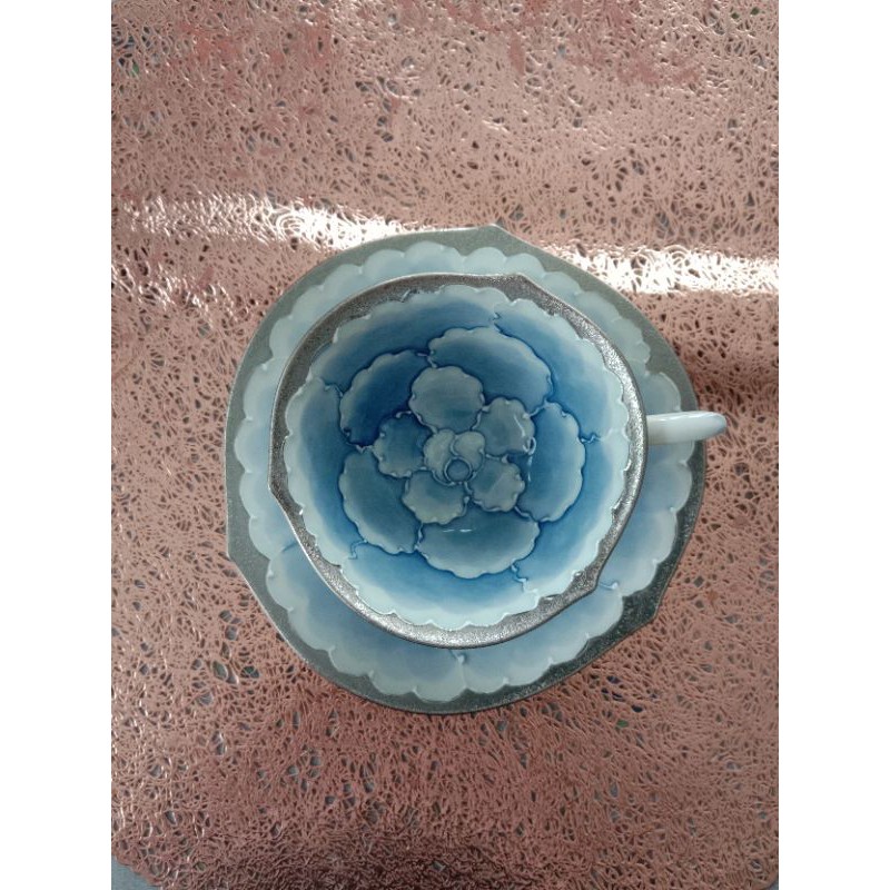 Coffee Cup and Saucer (Gold / Platinum Peony)