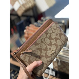 กระเป๋าคล้องมือ Coach