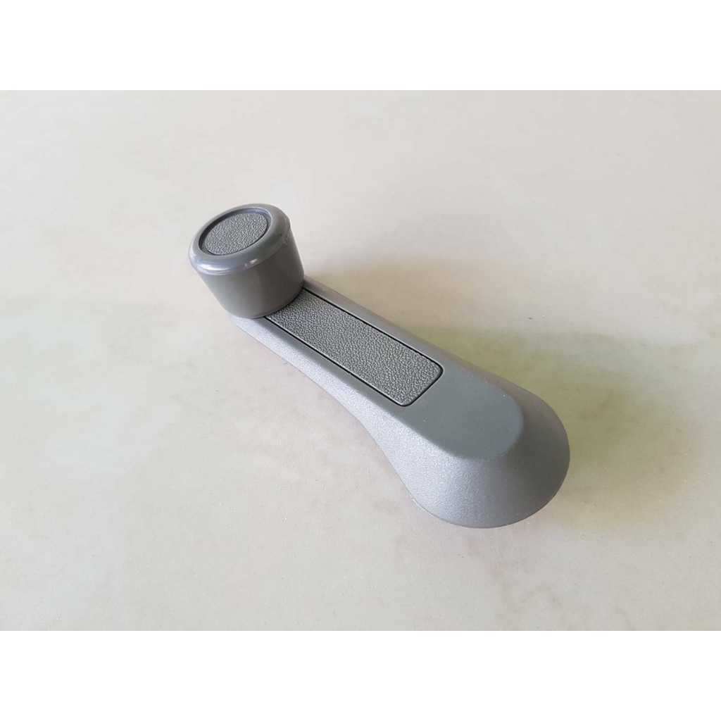 มือหมุนกระจก ISUZU  TFR,4JA1   สีเทาเข้ม  อันละ30บาท